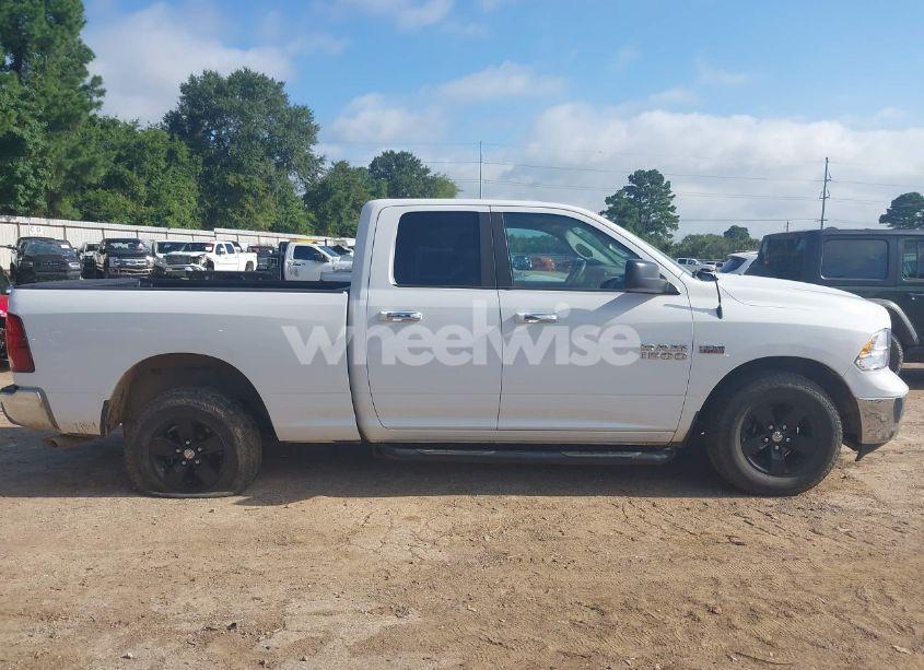Photo 14 of 2018 Ram 1500 SLT QUAD CAB 4X2 6'4 BOX (VIN 1C6RR6GT1JS131550)