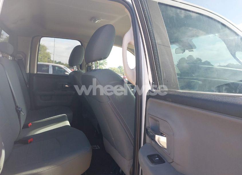 Photo 8 of 2018 Ram 1500 SLT QUAD CAB 4X2 6'4 BOX (VIN 1C6RR6GT1JS131550)