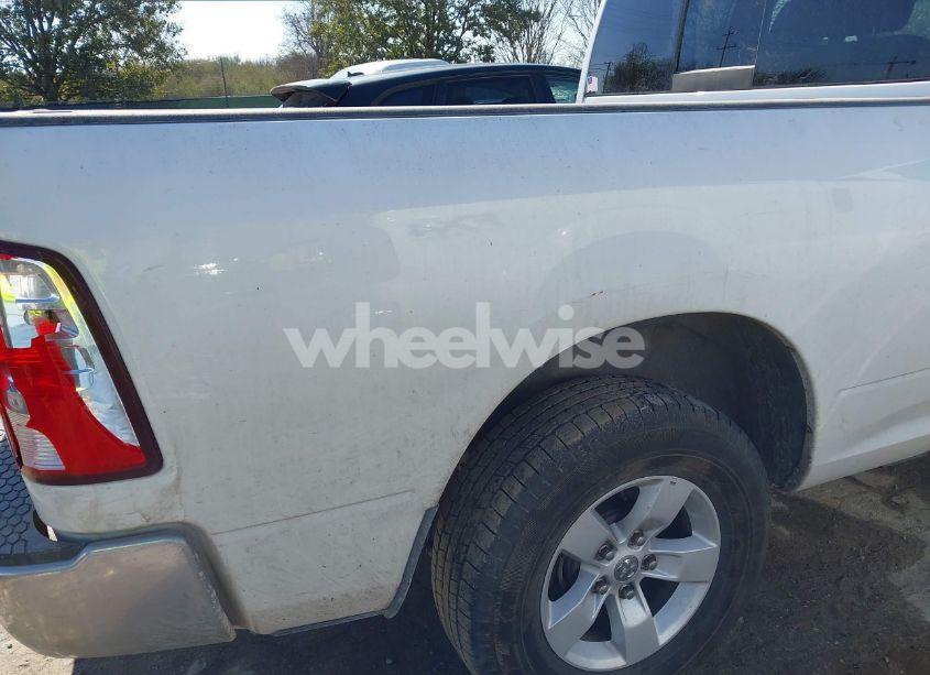 Photo 4 of 2019 Ram 1500 CLASSIC LONE STAR 4X2 6'4 BOX (VIN 1C6RR6GT4KS730671)