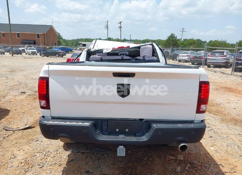 Photo 16 of 2019 Ram 1500 CLASSIC WARLOCK QUAD CAB 4X2 6'4 BOX (VIN 1C6RR6GT5KS731974)