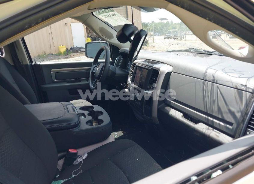 Photo 5 of 2019 Ram 1500 CLASSIC WARLOCK QUAD CAB 4X2 6'4 BOX (VIN 1C6RR6GT5KS731974)