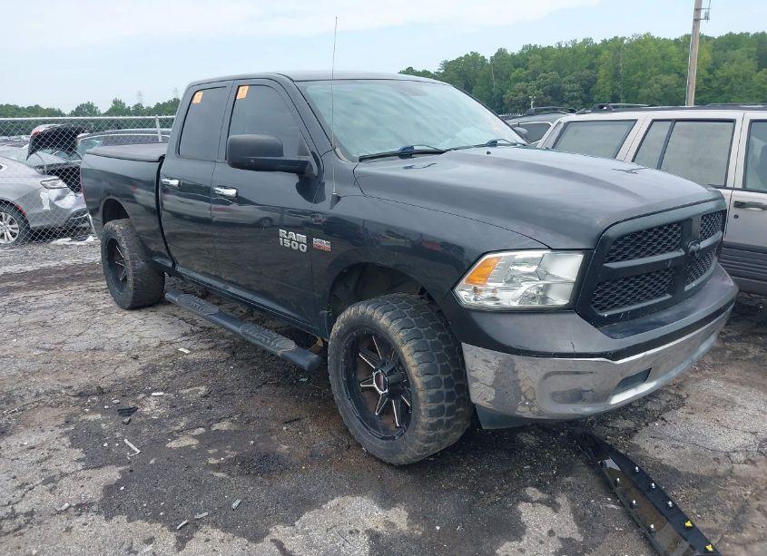 2017 Ram 1500 SLT QUAD CAB 4X2 6'4 BOX (VIN 1C6RR6GT6HS661894) main photo