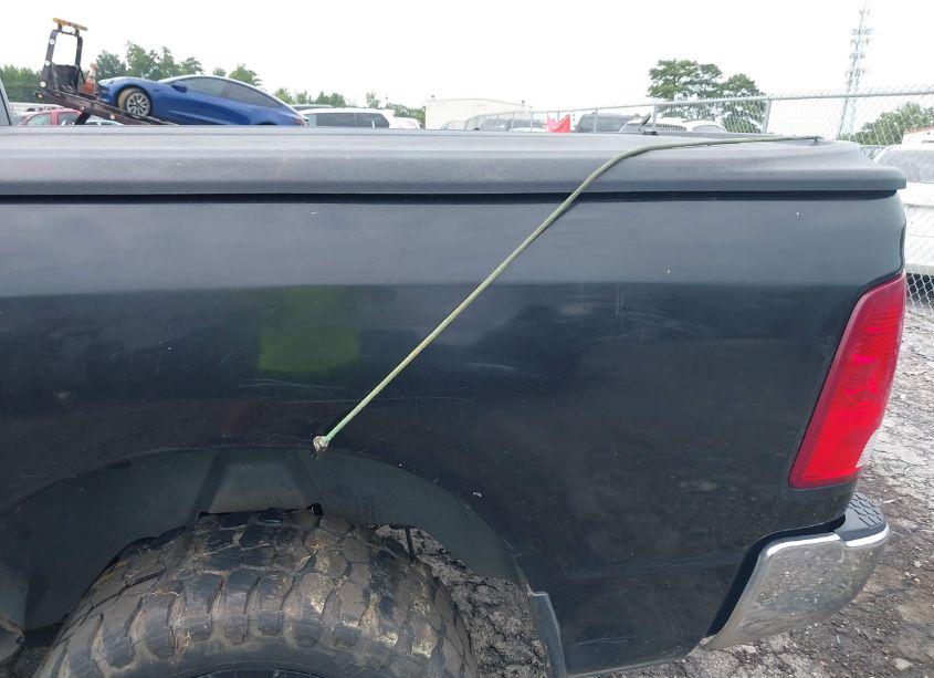 Photo 6 of 2017 Ram 1500 SLT QUAD CAB 4X2 6'4 BOX (VIN 1C6RR6GT6HS661894)