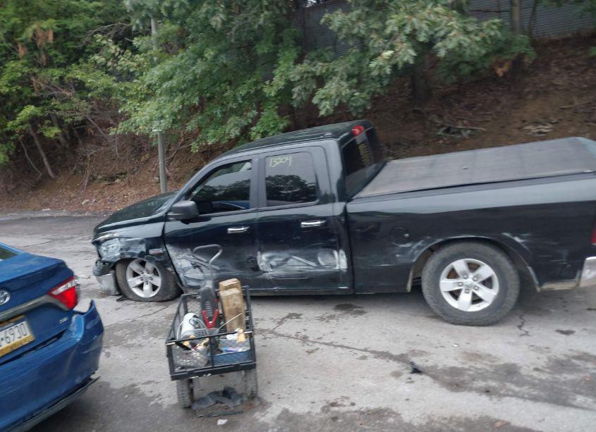 Photo 15 of 2017 Ram 1500 SLT QUAD CAB 4X2 6'4 BOX (VIN 1C6RR6GTXHS549924)