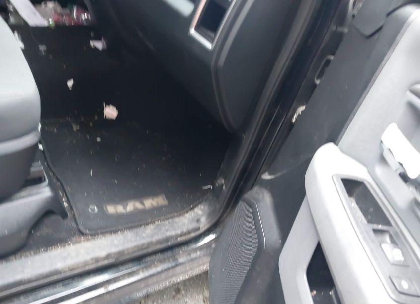 Photo 5 of 2017 Ram 1500 SLT QUAD CAB 4X2 6'4 BOX (VIN 1C6RR6GTXHS549924)