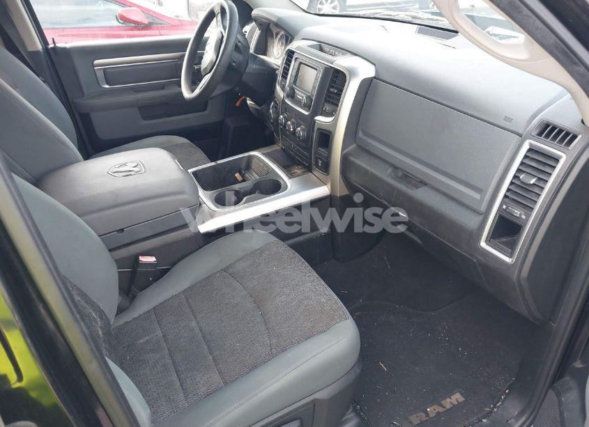 Photo 5 of 2018 Ram 1500 SLT 4X2 6'4 BOX (VIN 1C6RR6GTXJS193108)