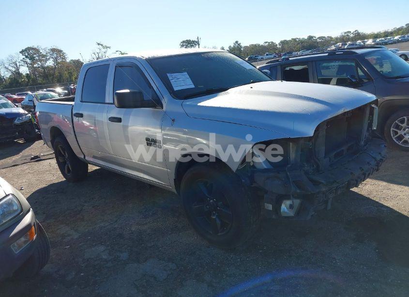 2018 Ram 1500 EXPRESS 4X2 5'7 BOX (VIN 1C6RR6KG0JS284186) main photo