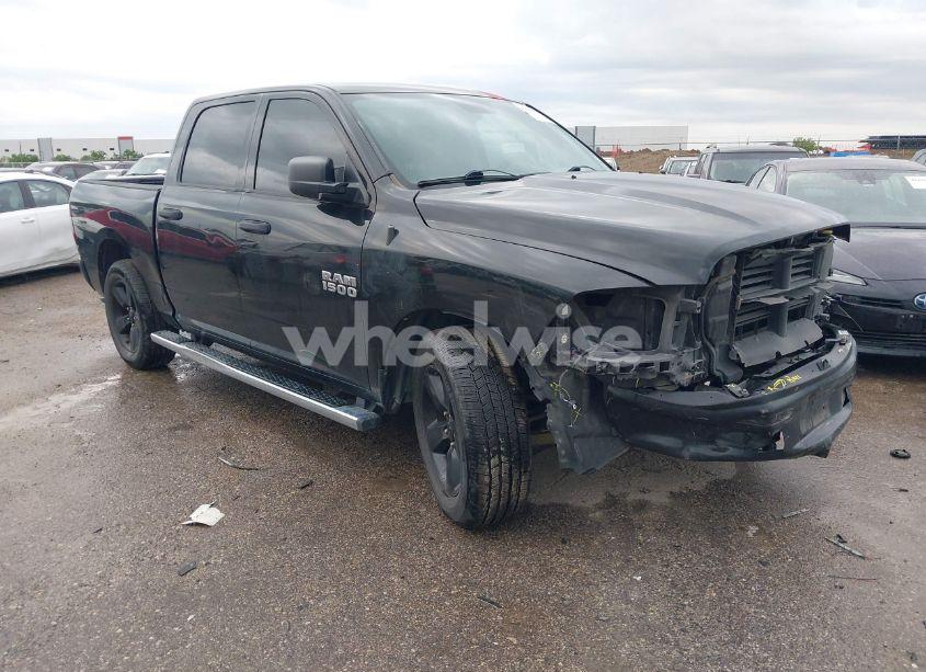 2018 Ram 1500 TRADESMAN 4X2 5'7 BOX (VIN 1C6RR6KG2JS165149) main photo