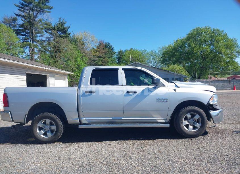Photo 14 of 2018 Ram 1500 N/A (VIN 1C6RR6KG3JS127364)