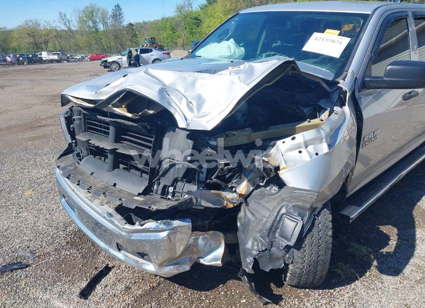 Photo 6 of 2018 Ram 1500 N/A (VIN 1C6RR6KG3JS127364)