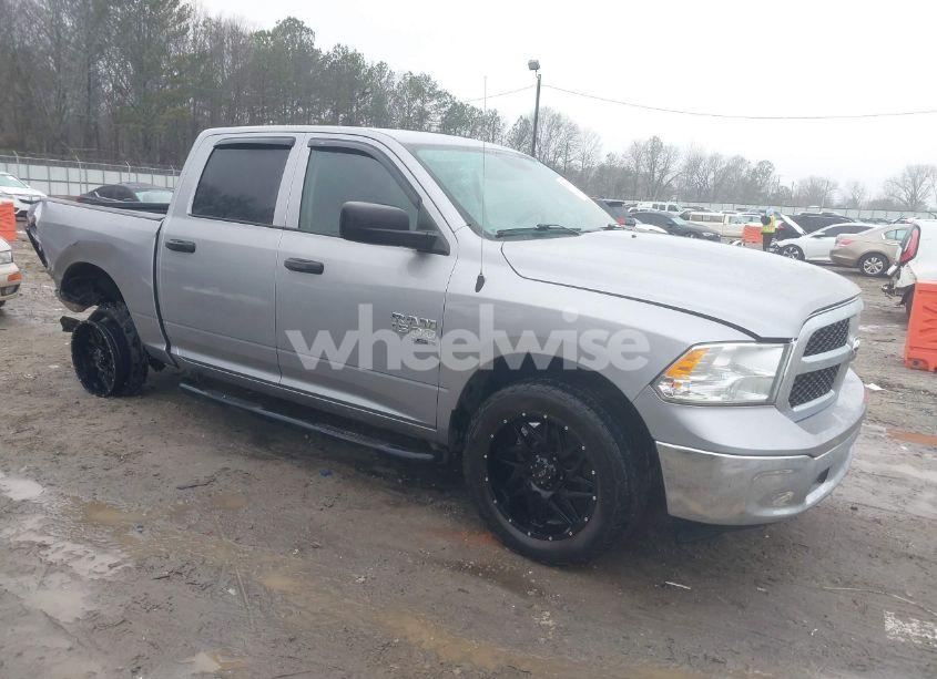 2019 Ram 1500 CLASSIC TRADESMAN 4X2 5'7 BOX (VIN 1C6RR6KG3KS726864) main photo