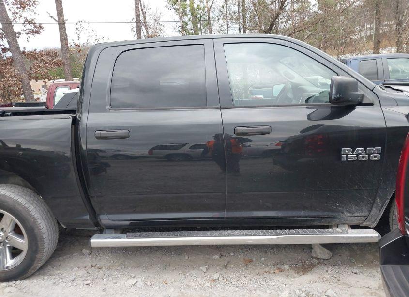 Photo 13 of 2016 Ram 1500 EXPRESS (VIN 1C6RR6KG7GS263733)