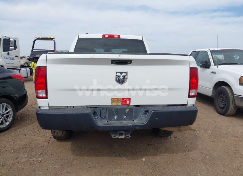 Photo 16 of 2018 Ram 1500 (VIN 1C6RR6KM0JS278331)