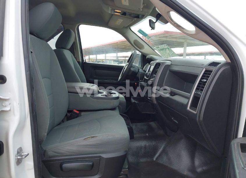 Photo 5 of 2018 Ram 1500 (VIN 1C6RR6KM0JS278331)