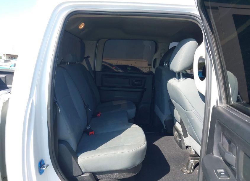 Photo 8 of 2018 Ram 1500 EXPRESS 4X2 5'7 BOX (VIN 1C6RR6KT1JS350158)