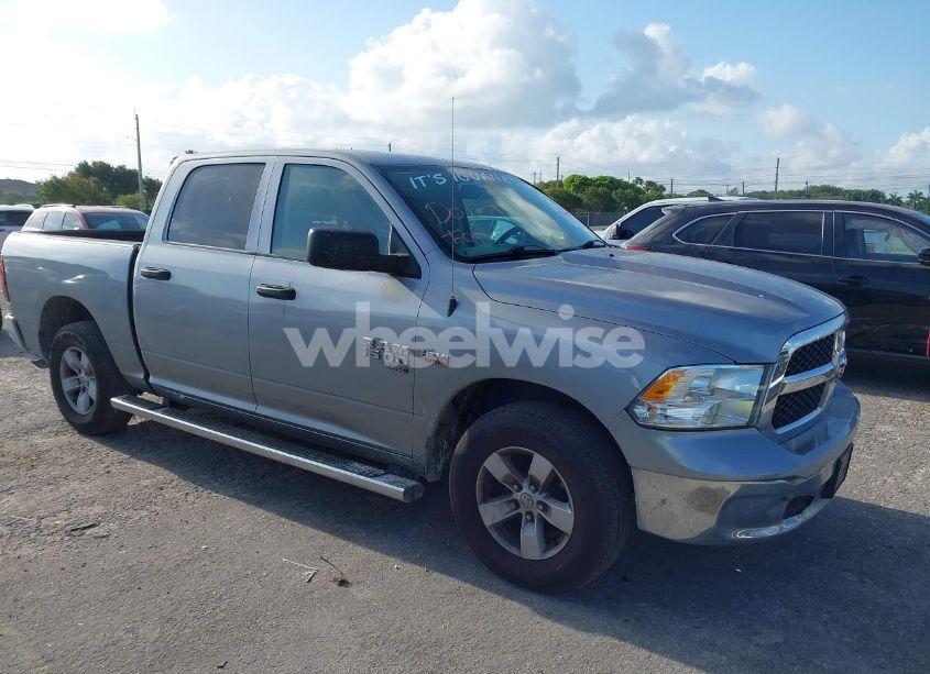 2019 Ram 1500 CLASSIC TRADESMAN 4X2 5'7 BOX (VIN 1C6RR6KT1KS746771) main photo