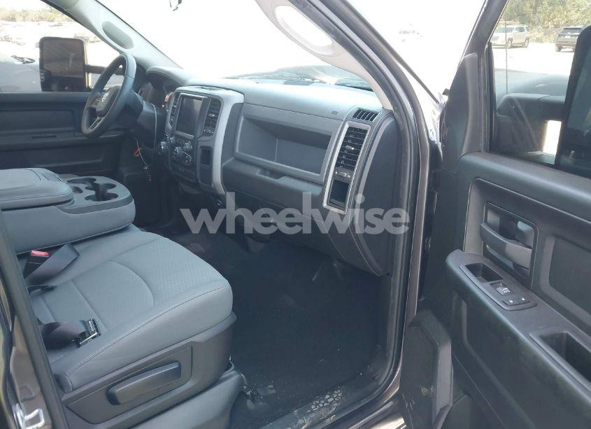 Photo 5 of 2018 Ram 1500 EXPRESS 4X2 5'7 BOX (VIN 1C6RR6KT3JS305402)