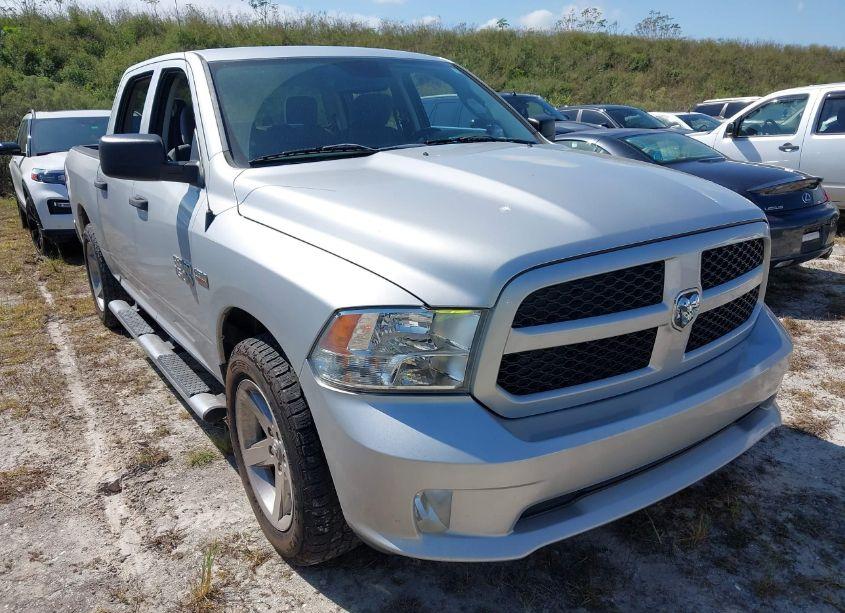 2015 Ram 1500 EXPRESS (VIN 1C6RR6KT6FS659213) main photo