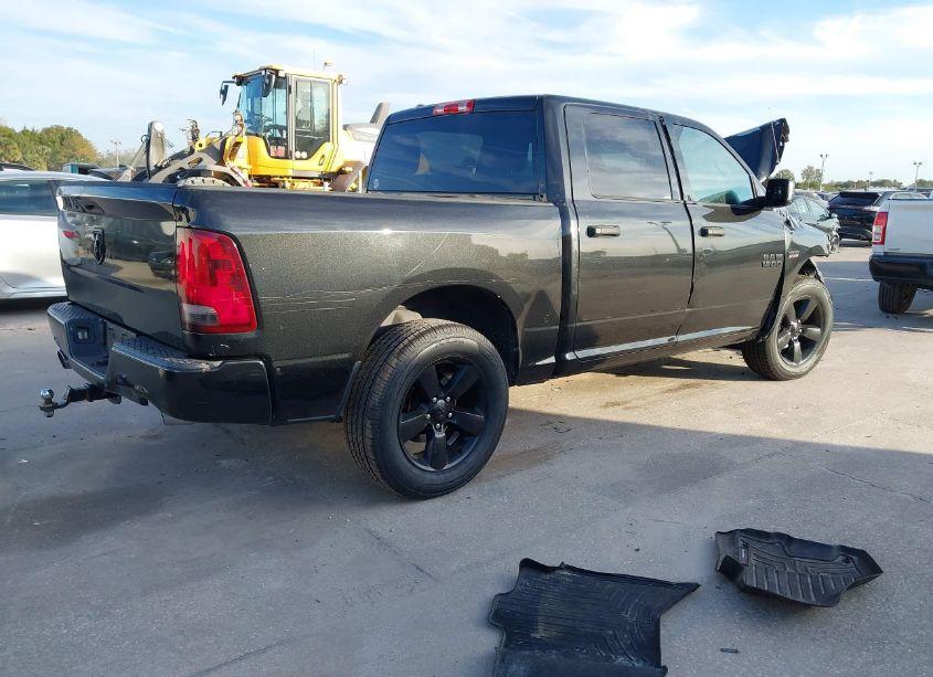 Photo 4 of 2018 Ram 1500 EXPRESS 4X2 5'7 BOX (VIN 1C6RR6KT6JS305152)