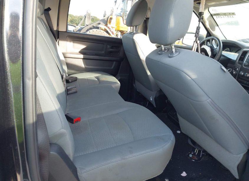 Photo 8 of 2018 Ram 1500 EXPRESS 4X2 5'7 BOX (VIN 1C6RR6KT6JS305152)