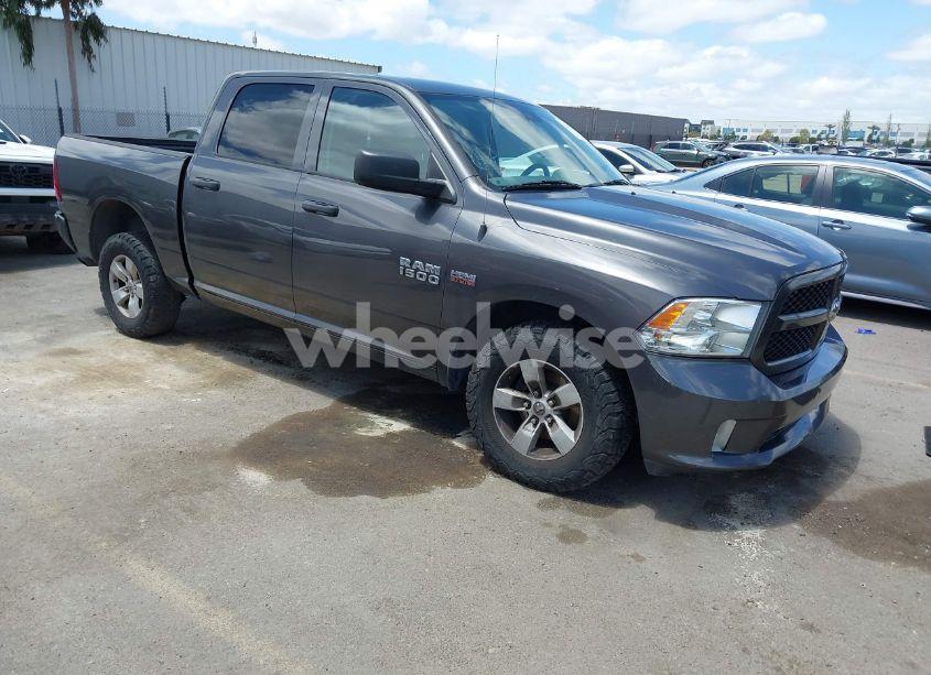 2018 Ram 1500 EXPRESS 4X2 5'7 BOX (VIN 1C6RR6KT7JS350875) main photo