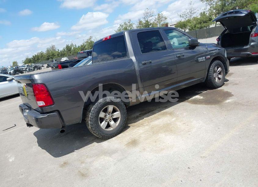 Photo 4 of 2018 Ram 1500 EXPRESS 4X2 5'7 BOX (VIN 1C6RR6KT7JS350875)