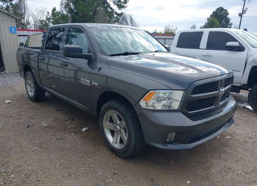 2017 Ram 1500 EXPRESS 4X2 5'7 BOX (VIN 1C6RR6KT9HS513519) main photo