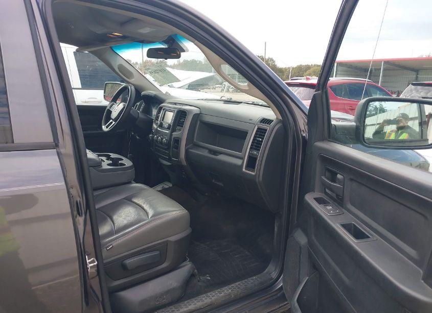 Photo 5 of 2017 Ram 1500 EXPRESS 4X2 5'7 BOX (VIN 1C6RR6KT9HS513519)