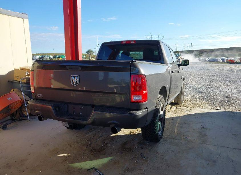 Photo 4 of 2018 Ram 1500 EXPRESS 4X2 5'7 BOX (VIN 1C6RR6KT9JS305386)