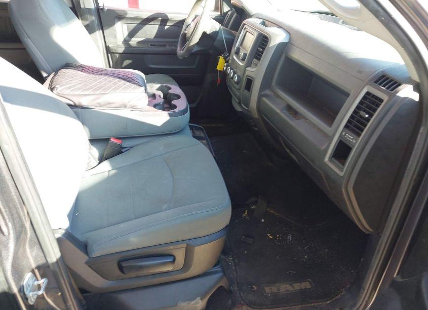 Photo 5 of 2018 Ram 1500 EXPRESS 4X2 5'7 BOX (VIN 1C6RR6KT9JS305386)