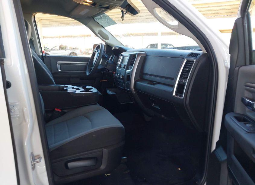 Photo 5 of 2022 Ram 1500 CLASSIC SLT 4X2 5'7 BOX (VIN 1C6RR6LG0NS234893)