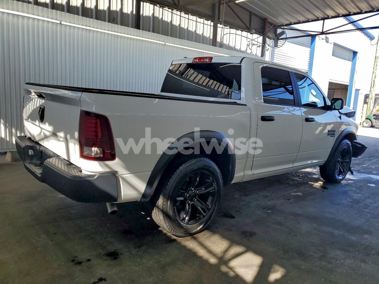 Photo 3 of 2024 RAM 1500 CLASSIC SLT (VIN 1C6RR6LG0RS128515)