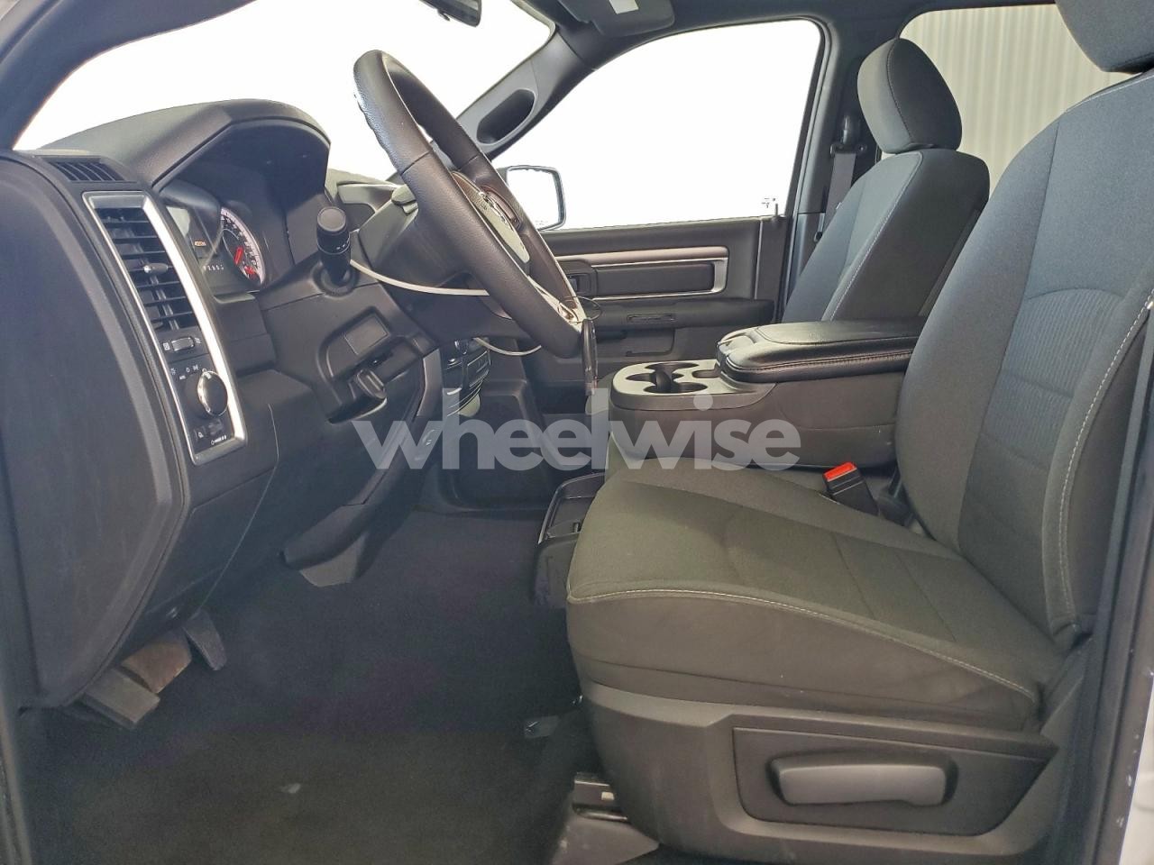 Photo 7 of 2024 RAM 1500 CLASSIC SLT (VIN 1C6RR6LG0RS128515)