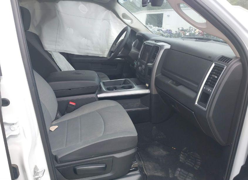 Photo 5 of 2022 Ram 1500 CLASSIC SLT 4X2 5'7 BOX (VIN 1C6RR6LG5NS235084)