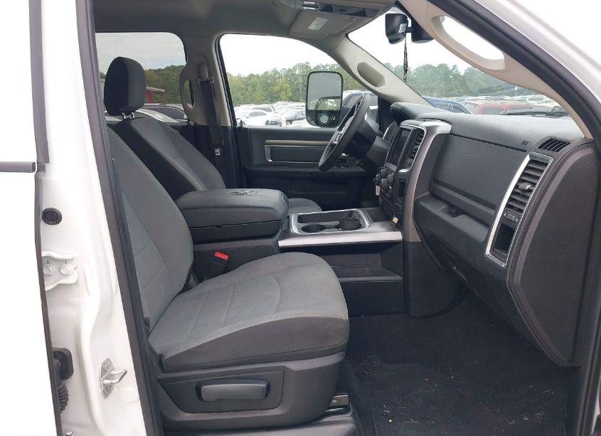 Photo 5 of 2022 Ram 1500 CLASSIC SLT 4X2 5'7 BOX (VIN 1C6RR6LG7NS235006)