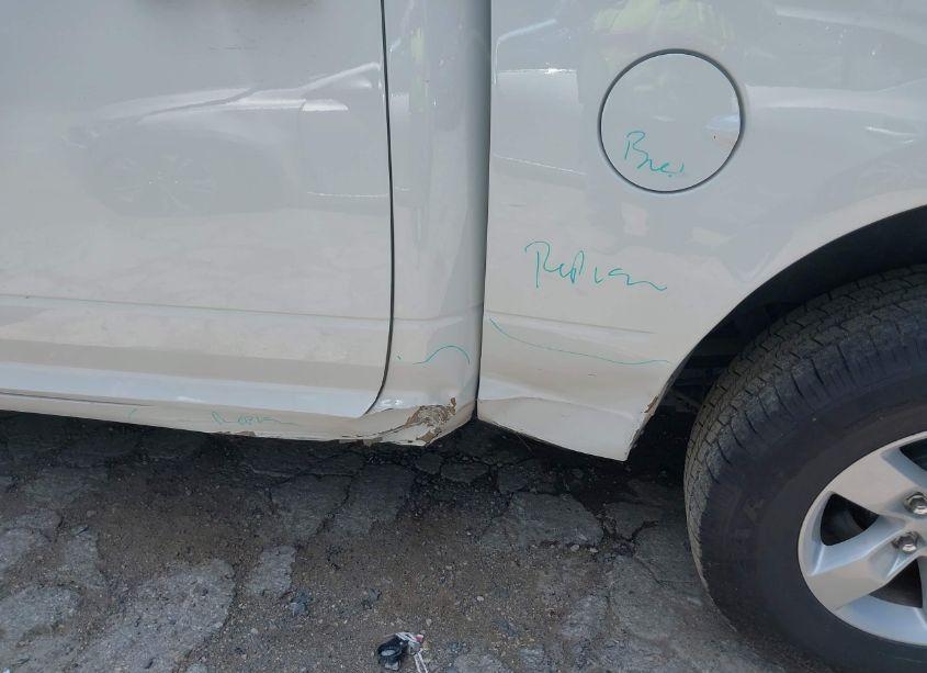 Photo 6 of 2023 Ram 1500 CLASSIC SLT 4X2 5'7 BOX (VIN 1C6RR6LG7PS579485)