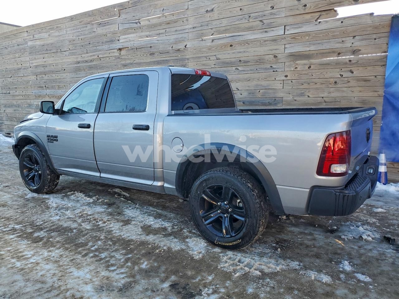 Photo 2 of 2024 RAM 1500 CLASSIC SLT (VIN 1C6RR6LG7RS142329)