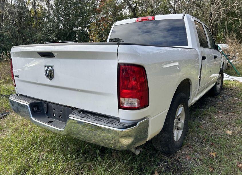 Photo 4 of 2022 Ram 1500 CLASSIC SLT 4X2 5'7 BOX (VIN 1C6RR6LG9NS242278)