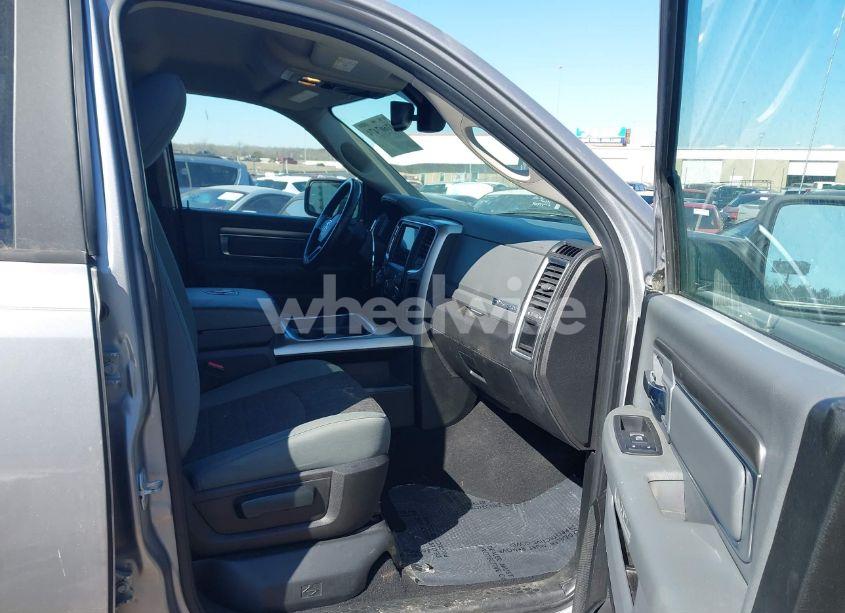 Photo 5 of 2019 Ram 1500 CLASSIC WARLOCK 4X2 5'7 BOX (VIN 1C6RR6LT0KS604104)