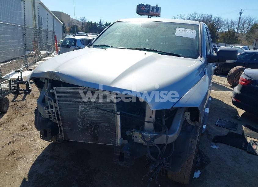 Photo 6 of 2019 Ram 1500 CLASSIC WARLOCK 4X2 5'7 BOX (VIN 1C6RR6LT0KS604104)