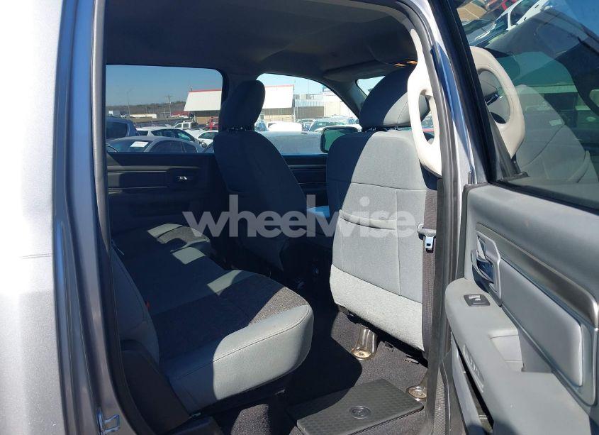 Photo 8 of 2019 Ram 1500 CLASSIC WARLOCK 4X2 5'7 BOX (VIN 1C6RR6LT0KS604104)