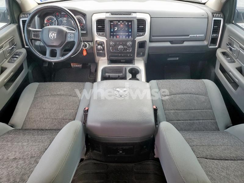 Photo 6 of 2019 RAM 1500 CLASSIC SLT (VIN 1C6RR6LT1KS546035)