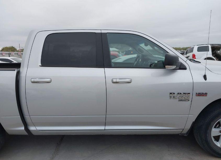 Photo 13 of 2019 Ram 1500 CLASSIC SLT 4X2 5'7 BOX (VIN 1C6RR6LT1KS549145)
