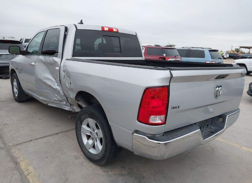 Photo 3 of 2019 Ram 1500 CLASSIC SLT 4X2 5'7 BOX (VIN 1C6RR6LT1KS549145)