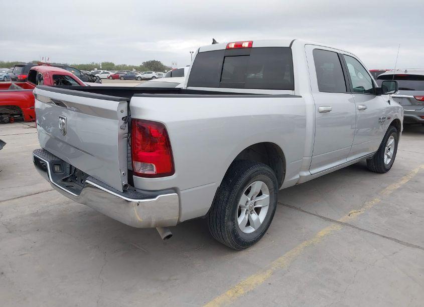 Photo 4 of 2019 Ram 1500 CLASSIC SLT 4X2 5'7 BOX (VIN 1C6RR6LT1KS549145)