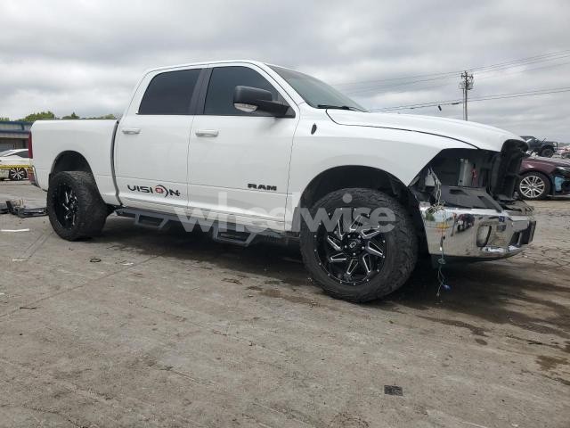 Photo 2 of 2019 RAM 1500 CLASSIC SLT (VIN 1C6RR6LT2KS537182)