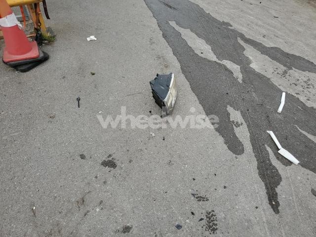 Photo 4 of 2019 RAM 1500 CLASSIC SLT (VIN 1C6RR6LT2KS537182)