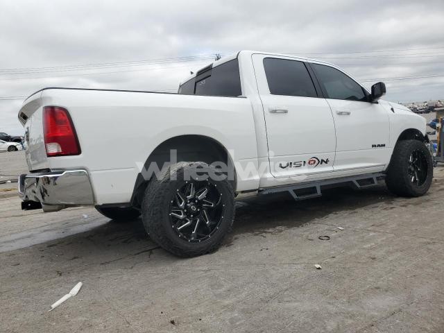 Photo 5 of 2019 RAM 1500 CLASSIC SLT (VIN 1C6RR6LT2KS537182)