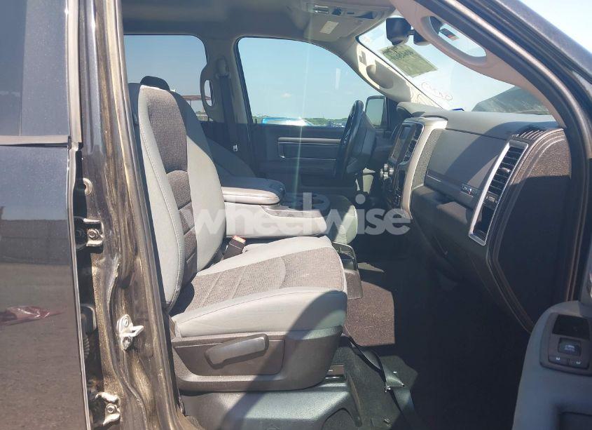 Photo 5 of 2019 Ram 1500 CLASSIC LONE STAR 4X2 5'7 BOX (VIN 1C6RR6LT2KS564298)