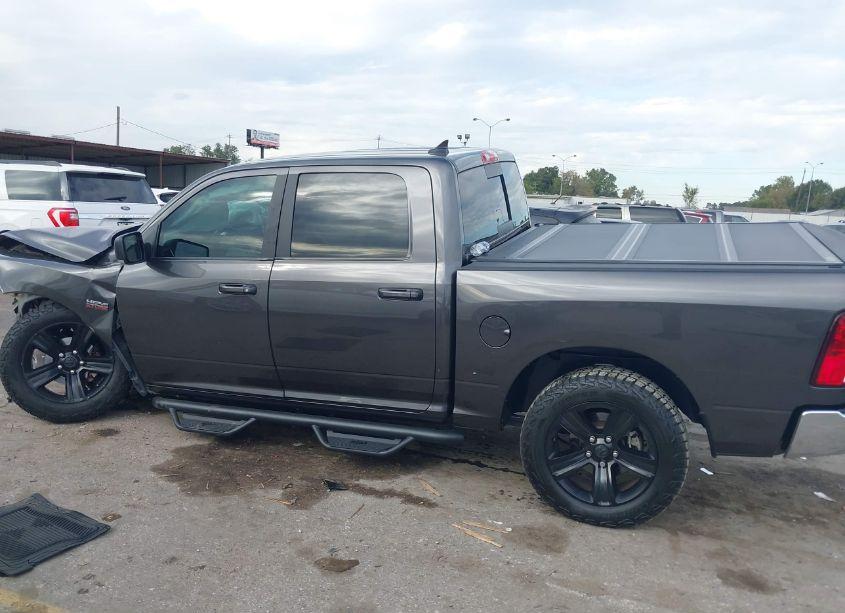 Photo 14 of 2019 Ram 1500 CLASSIC LONE STAR 4X2 5'7 BOX (VIN 1C6RR6LT5KS573724)